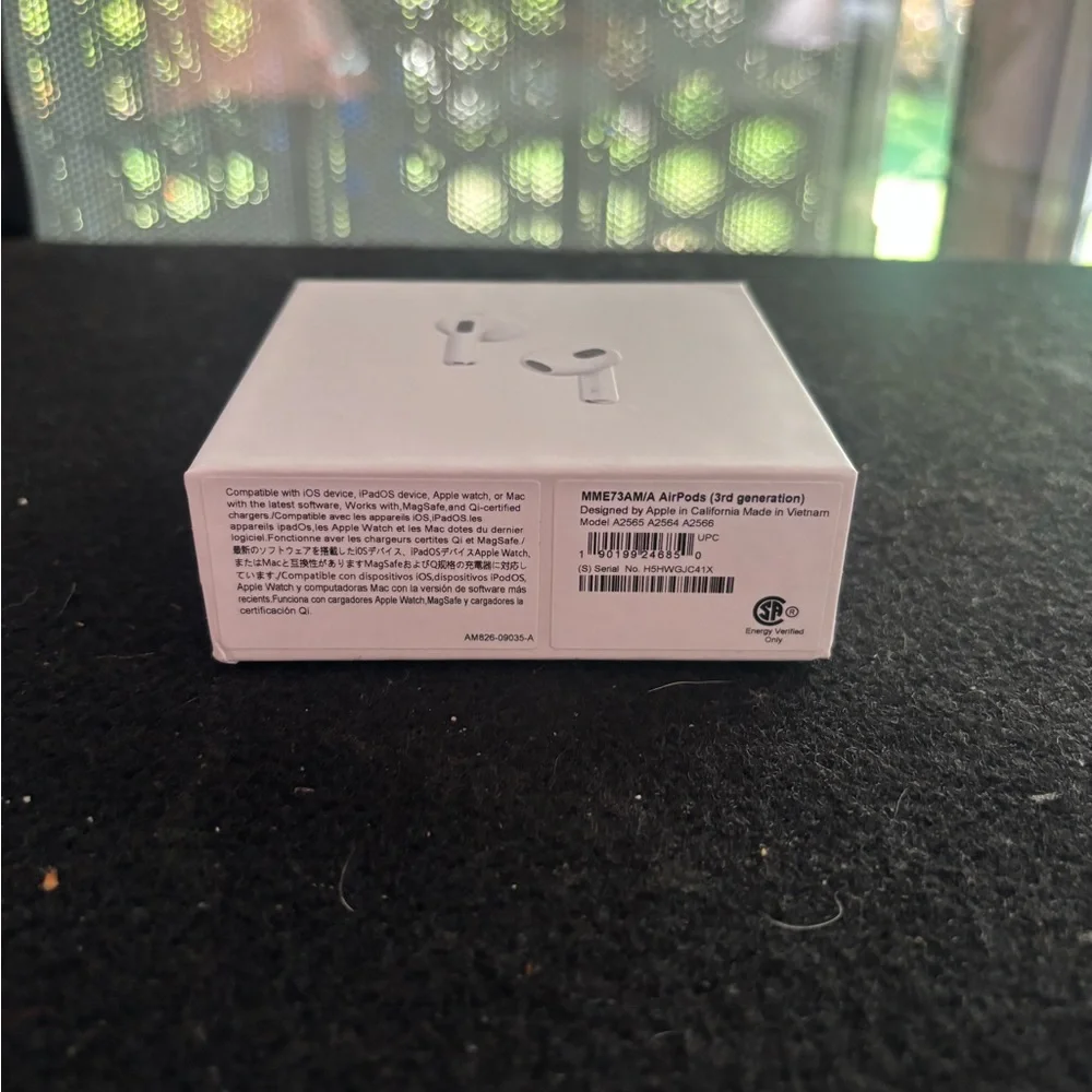 Apple AirPods Wireless Earbuds